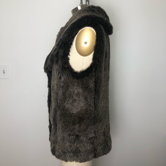 Club Monaco Dark Brown Faux Fur Vest with pockets - Picture 3 of 5